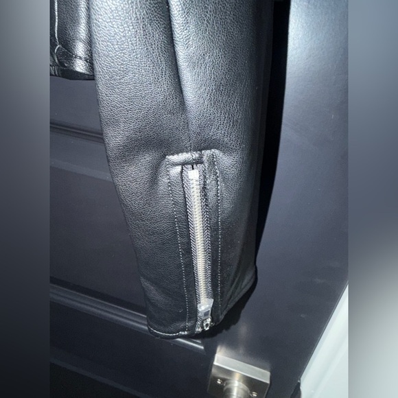 NWT SPANX, Spanx Leather-Like Moto Jacket in Luxe Black Faux Leather, Medium. - Picture 13 of 16